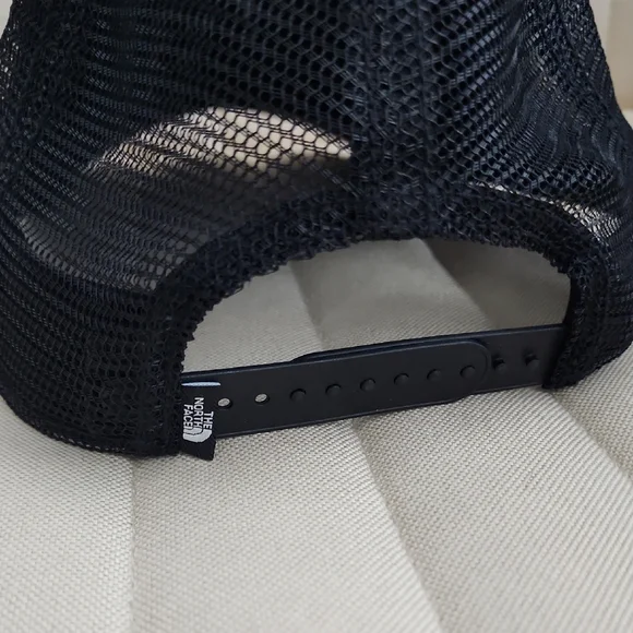 The North Face Black and Gray Hat - Picture 2 of 3